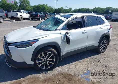 2024 Toyota Corolla Cross Xle from USA, damaged, VIN 7MUDAABG7RV101308